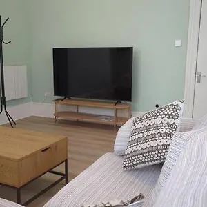 Apartment Entire In City, York