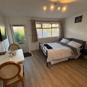Apartment Modern & Cozy Gem - 10min To Center - Parking, York